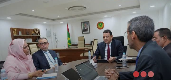 وزير الرقمنة يترأس اجتماع اللجنة المكلفة بمتابعة تطوير النظام المندمج لتسيير الصفقات والمشتريات العمومية (SIGMAP)